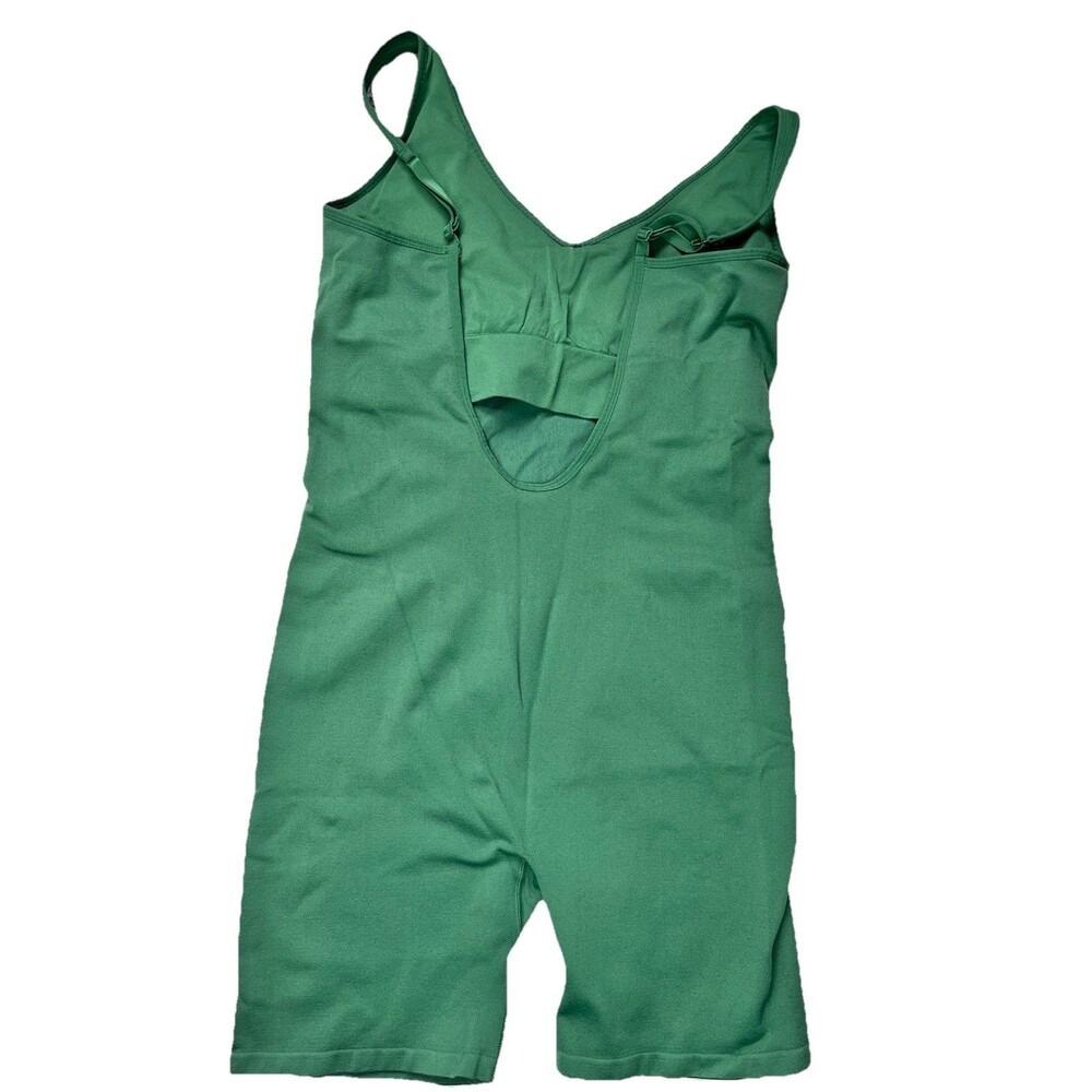 PINK Victoria's Secret Active Seamless Bodysuit M Green Romper Shorts One Piece - Picture 2 of 7